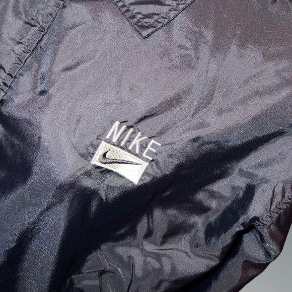 Nike Women’s Black Nylon Snap Up Windbreaker Size Medium 8-10 - Picture 6 of 7